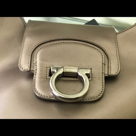 FERRAGAMO Gancini Athena Leather Shoulder Hobo Bag Minimalist Nuetral Metallic - Picture 4 of 8